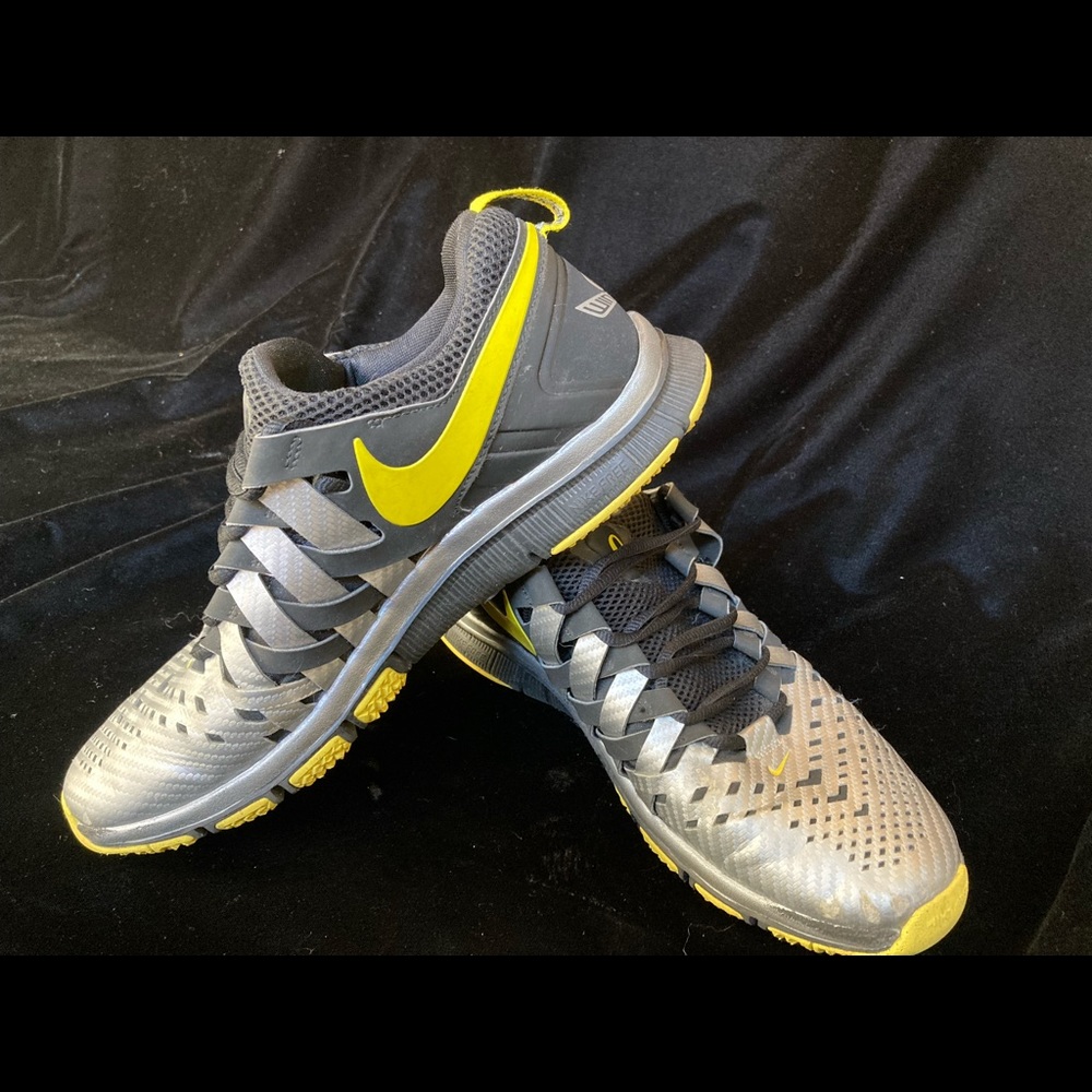 Men’s Nike sneakers